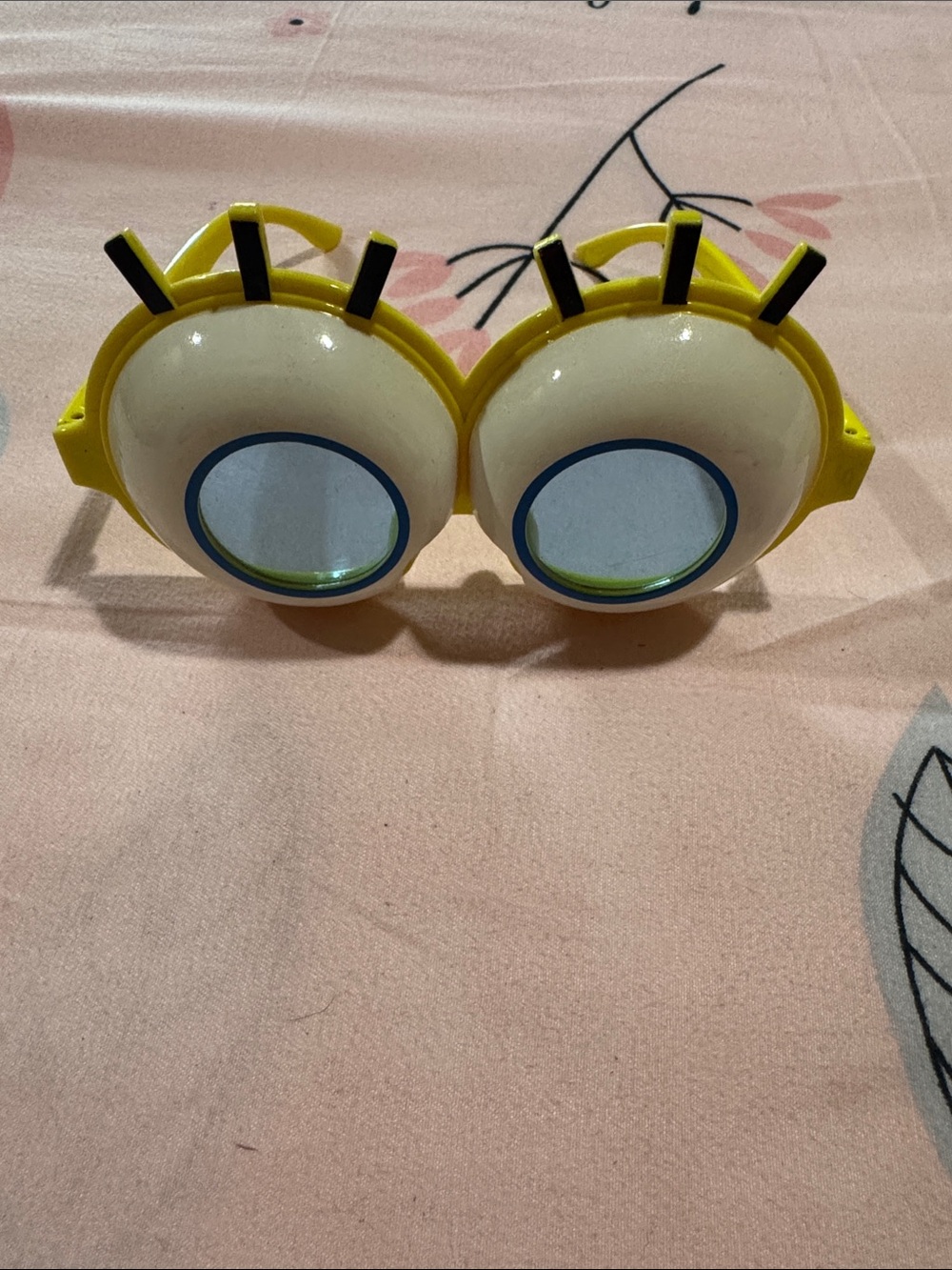 Yellow Kids Novelty Costume Goggles with Minion-Style Look